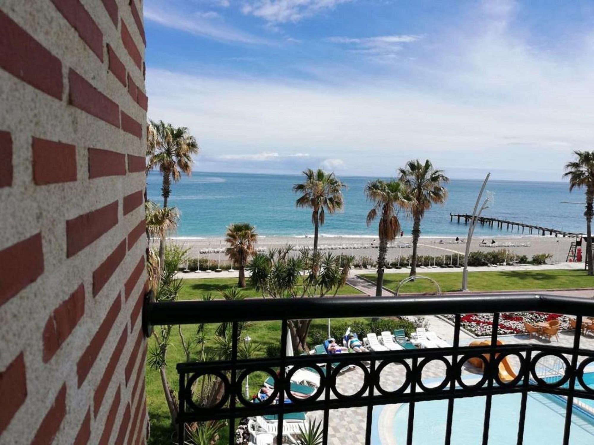 Labada Beach Hotel Camyuva Ngoại thất bức ảnh